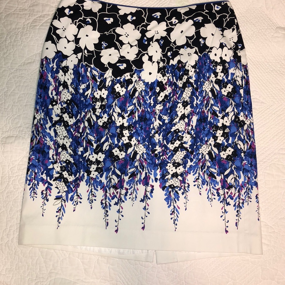 Women’s floral pencil skirt